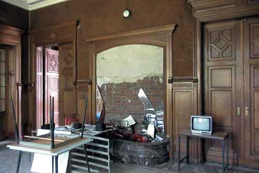 Oak_panelled_room.jpg