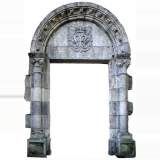 Rare portail d'entrée de chapelle en pierre