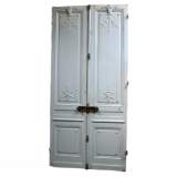 Double porte du XIXe siècle, avec sa jolie serrure.