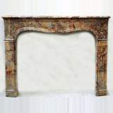 Cheminée Louis XV du XVIIIe siècle en marbre Sarrancolin