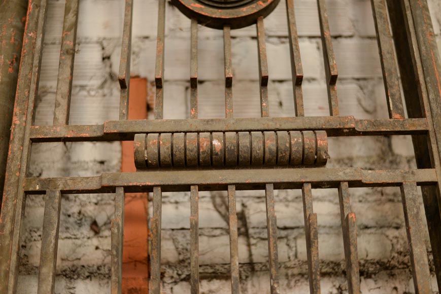 POILLERAT Gilbert - Paire de portes et garde-corps Art Déco en fer forgé et bronze, 1936-8