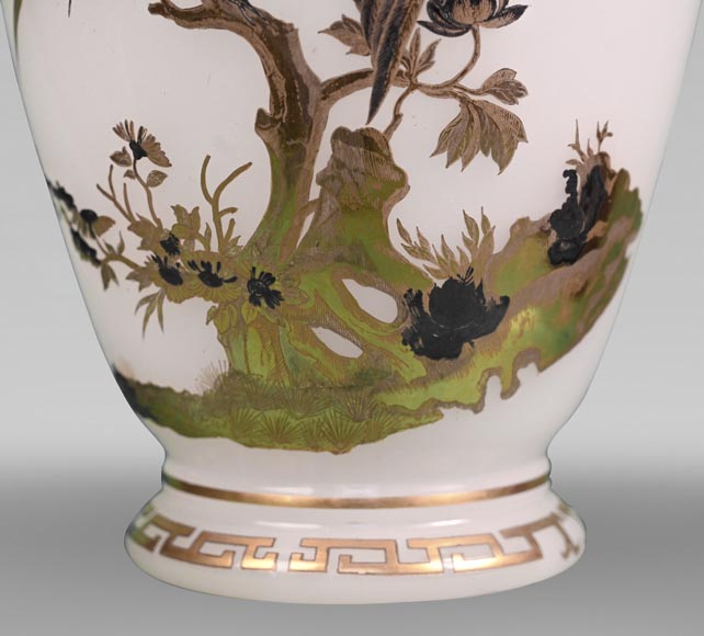 BACCARAT, paire de vases au paon, au coq et à l’échassier, v. 1880-6