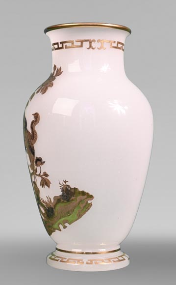 BACCARAT, paire de vases au paon, au coq et à l’échassier, v. 1880-7