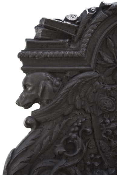 Exceptional antique cast iron fireback with the coat of arms of Jean-Baptiste Colbert, marquis of Seignelay_fr