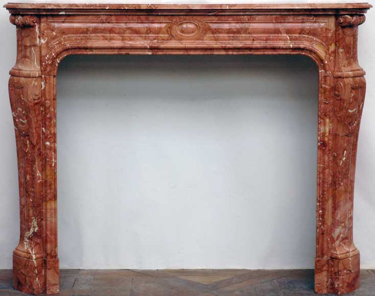 Fireplace_mantel_in_red_marble_from_Alicante.jpg