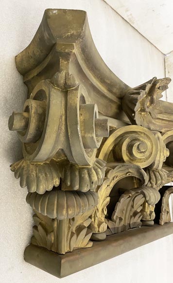 Gaston de PONTALBA - Ensemble de huit chapiteaux composites et de bases de pilastres en bronze doré, 1853-4