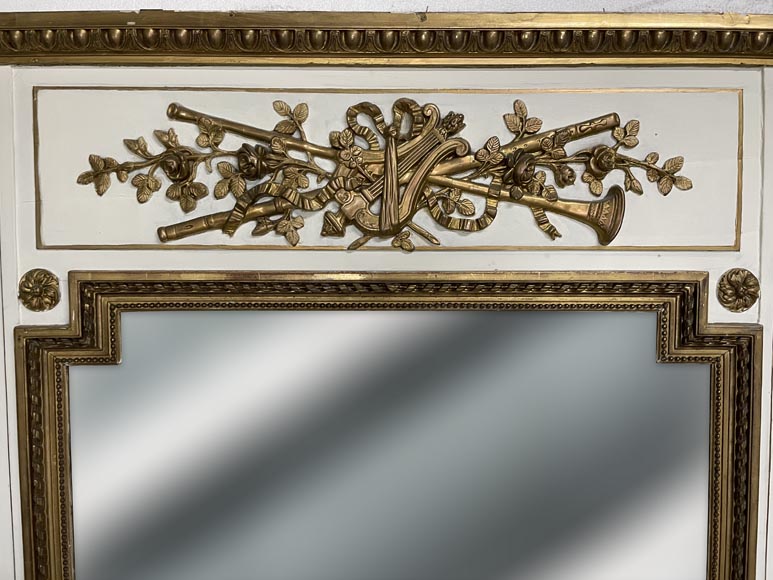 Trumeau de style Louis XV au décor d’instruments de musique-1
