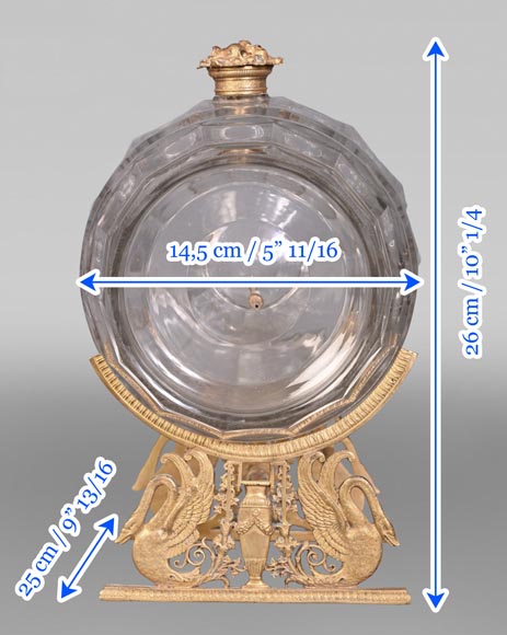 L’Escalier de CRISTAL (att. à), tonnelet à liqueur et son reposoir en bronze doré L’Escalier de CRISTAL (att. à), tonnelet à liqueur et son reposoir en bronze doré-9