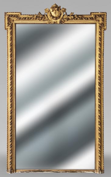 Trumeau doré de style Napoléon III au médaillon-0