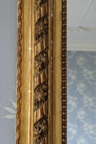 Trumeau doré de style Napoléon III au médaillon-5