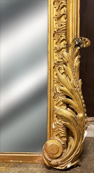 Grand trumeau doré au grand médaillon central de style Napoléon III-9