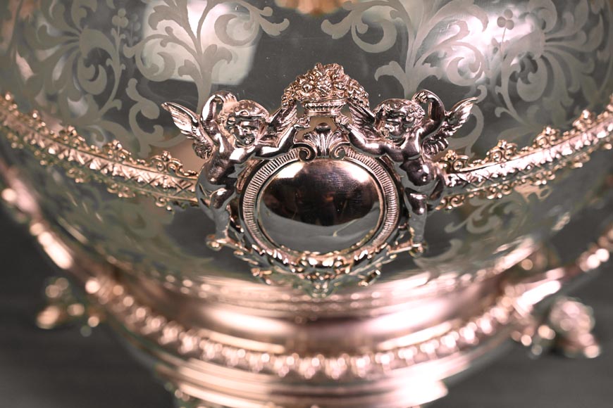 Grand vase couvert de style Napoléon III en cristal gravé et argent massif-6