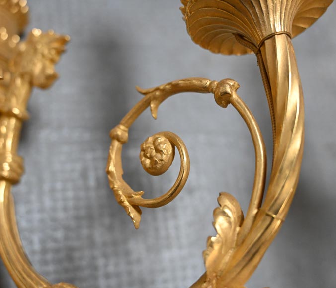 Paire d'appliques de style Louis XVI en bronze doré en forme de carquois-4