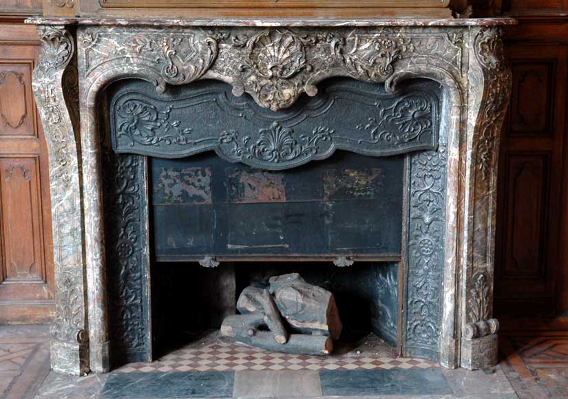Louis_XV_period_Mantel_from_Belgium_.jpg