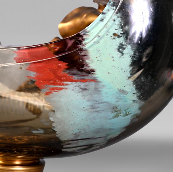 D'après l'Escalier de CRISTAL, François-Eugène ROUSSEAU et Ernest LÉVEILLÉ, vase Japonesque en verre polychrome ceint d'un iris en bronze doré D'après l'Escalier de CRISTAL, François-Eugène ROUSSEAU et Ernest LÉVEILLÉ, vase Japonesque en verre polychrome ceint d'un iris en bronze doré-7
