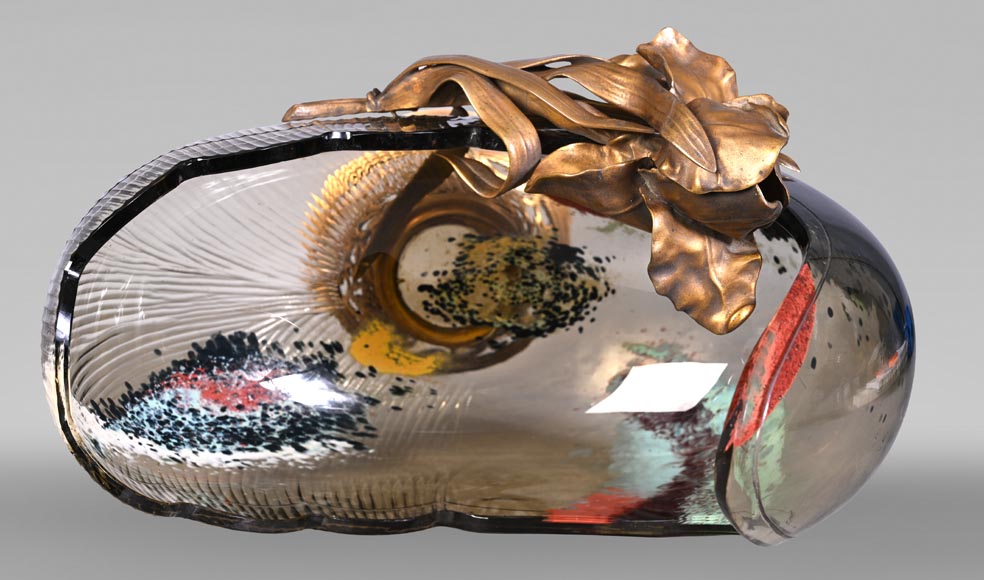 D'après l'Escalier de CRISTAL, François-Eugène ROUSSEAU et Ernest LÉVEILLÉ, vase Japonesque en verre polychrome ceint d'un iris en bronze doré D'après l'Escalier de CRISTAL, François-Eugène ROUSSEAU et Ernest LÉVEILLÉ, vase Japonesque en verre polychrome ceint d'un iris en bronze doré-12