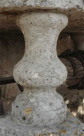 Puits ancien en pierre du XVIIIè siècle-5