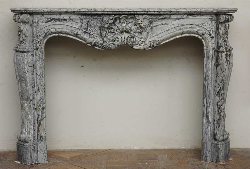 Cheminée de style Louis XV en marbre Bleu Fleuri