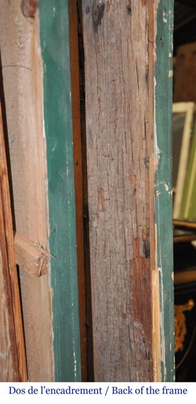 Paire de portes vertes à décor de panneaux de bois sculpté et doré-8
