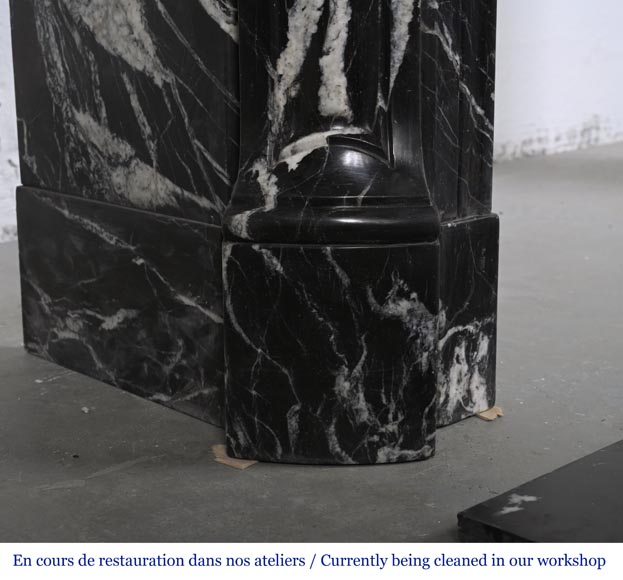 Cheminée de style Louis XV modèle Pompadour en marbre noir Marquina-4