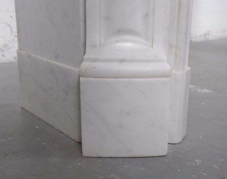 Cheminée de style Louis XV ornée d'une palmette, marbre de Carrare-6