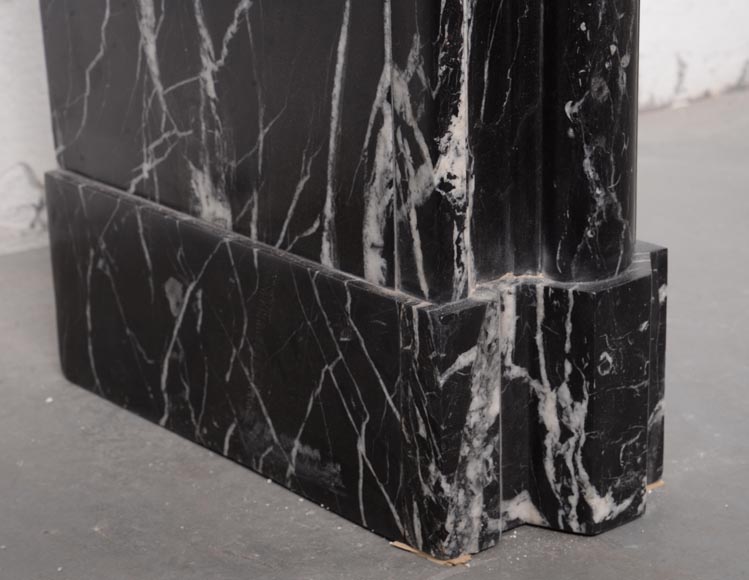 Cheminée de style Louis XIV en marbre noir Marquina-3