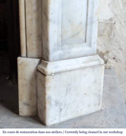 Cheminée de style Louis XV modèle Pompadour en marbre de Carrare, ornée de coquilles-7