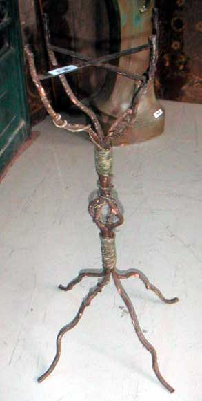 Wrought_iron_pot_holder.jpg