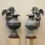Paire de vases en plomb aux dragons