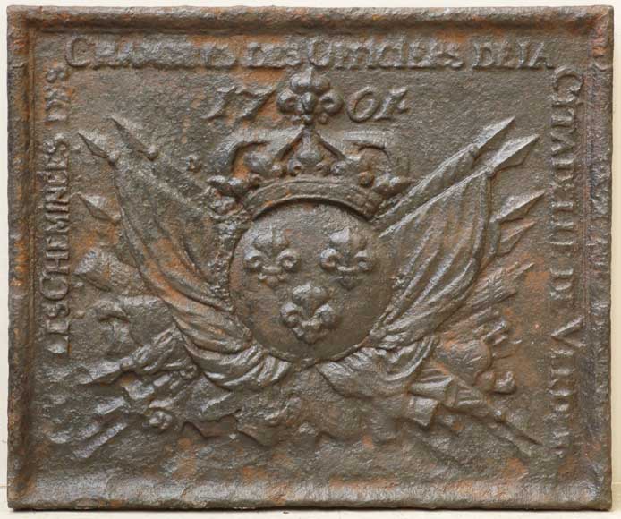 Military_fireback_with_coat_of_arms_of_the_French_Kings__dated_1701.jpg