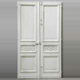 Trois paires de portes en pin peint