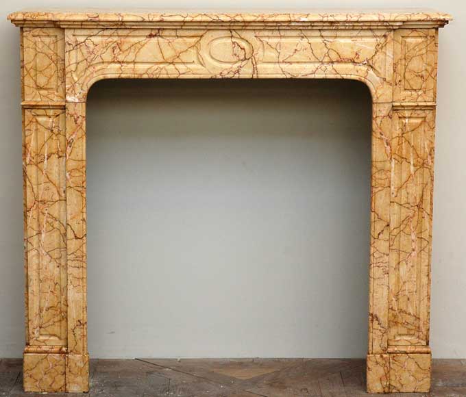 Capucine_mantel_in_yellow_marble.jpg
