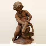 Fontaine en fonte putto au caïman