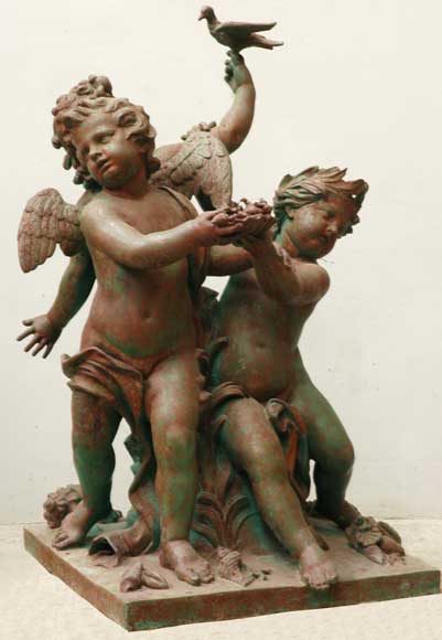 Three_cherubins_statue_by_the_Val_d_osne.jpg