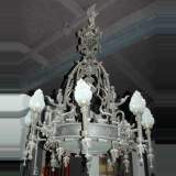 Lustre de style néo-gothique