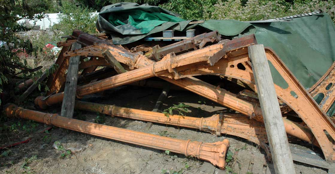 Passerelle ou passage couvert , environ 40 mètres. Passerelle ou passage couvert , environ 40 mètres.-5