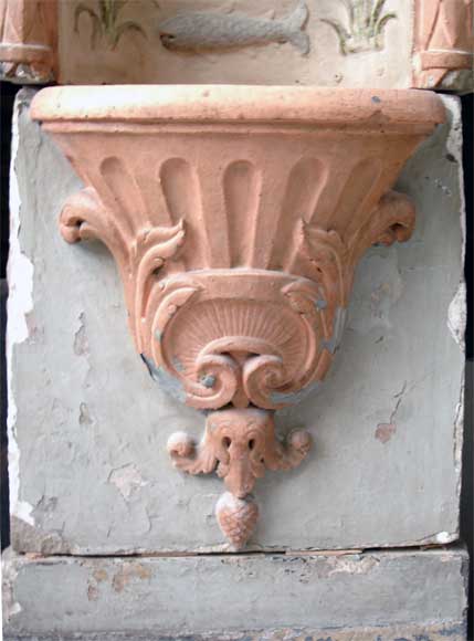 Fontaine provençale du XVIIIè siècle en pierre sculptée. Fontaine provençale du XVIIIè siècle en pierre sculptée.-3