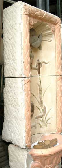 Fontaine provençale du XVIIIè siècle en pierre sculptée. Fontaine provençale du XVIIIè siècle en pierre sculptée.-5