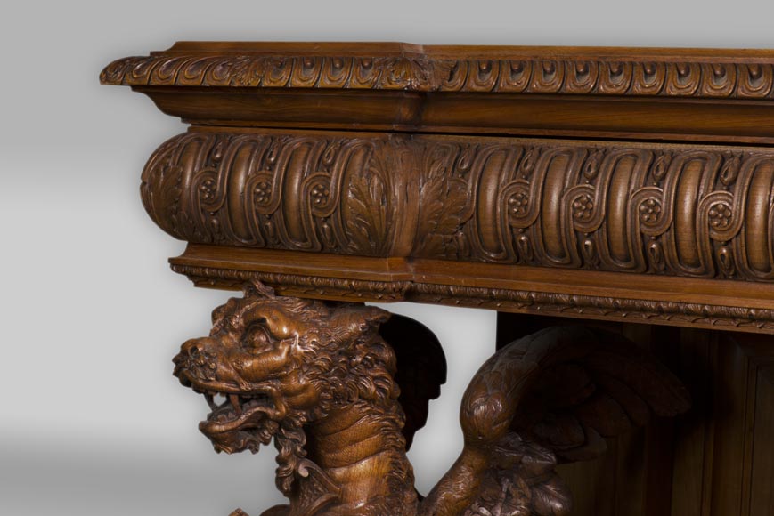 La desserte aux lions ailés  provenant d'un exceptionnel ensemble mobilier réalisé par Moïse Michelangelo Guggenheim pour le Palazzo Papadopoli de Venise, Italie La desserte aux lions ailés  provenant d'un exceptionnel ensemble mobilier réalisé par Moïse Michelangelo Guggenheim pour le Palazzo Papadopoli de Venise, Italie-3