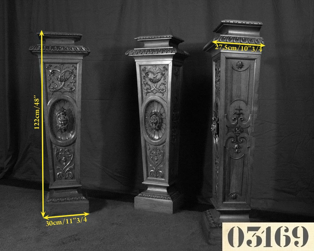 Trois sellettes provenant d'un exceptionnel ensemble mobilier réalisé par Moïse Michelangelo Guggenheim pour le Palazzo Papadopoli de Venise, Italie Trois sellettes provenant d'un exceptionnel ensemble mobilier réalisé par Moïse Michelangelo Guggenheim pour le Palazzo Papadopoli de Venise, Italie-4