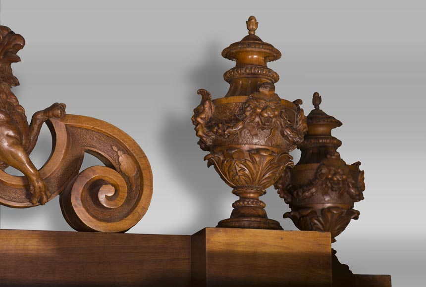 Une Vitrine d'apparat monumentale provenant d'un exceptionnel ensemble mobilier réalisé par Moïse Michelangelo Guggenheim pour le Palazzo Papadopoli de Venise, Italie  Une Vitrine d'apparat monumentale provenant d'un exceptionnel ensemble mobilier réalisé par Moïse Michelangelo Guggenheim pour le Palazzo Papadopoli de Venise, Italie -5