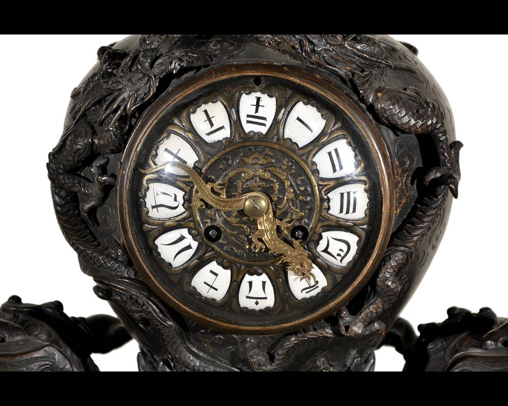 Exceptionnelle horloge aux grands chiens de Fô Exceptionnelle horloge aux grands chiens de Fô-1