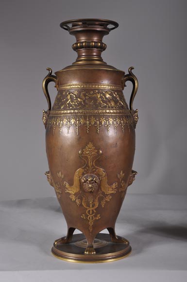 Ferdinand LEVILLAIN (1837 - 1905) Paire de lampes Napoléon III à double patine or et brune Ferdinand LEVILLAIN (1837 - 1905) Paire de lampes Napoléon III à double patine or et brune-1