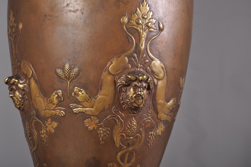 Ferdinand LEVILLAIN (1837 - 1905) Paire de lampes Napoléon III à double patine or et brune Ferdinand LEVILLAIN (1837 - 1905) Paire de lampes Napoléon III à double patine or et brune-2