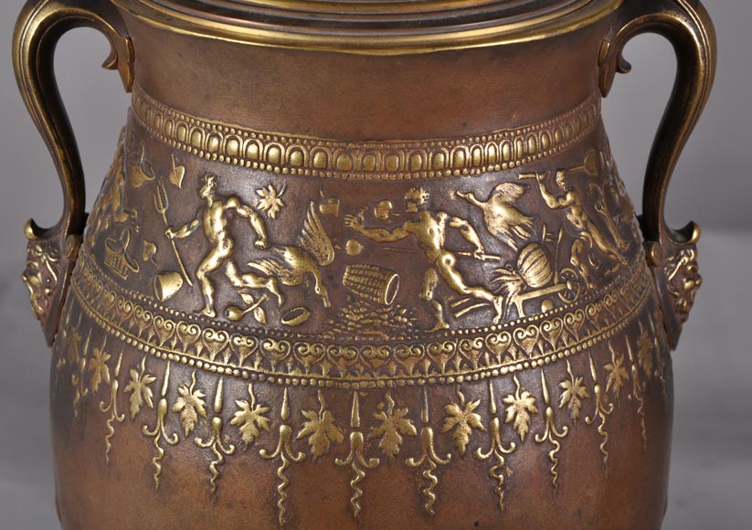 Ferdinand LEVILLAIN (1837 - 1905) Paire de lampes Napoléon III à double patine or et brune Ferdinand LEVILLAIN (1837 - 1905) Paire de lampes Napoléon III à double patine or et brune-3