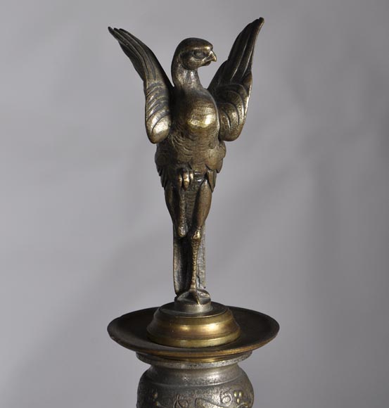 Garniture de cheminée en bronze à deux patines de style Napoléon III aux masques de Comédie Antique Garniture de cheminée en bronze à deux patines de style Napoléon III aux masques de Comédie Antique-5