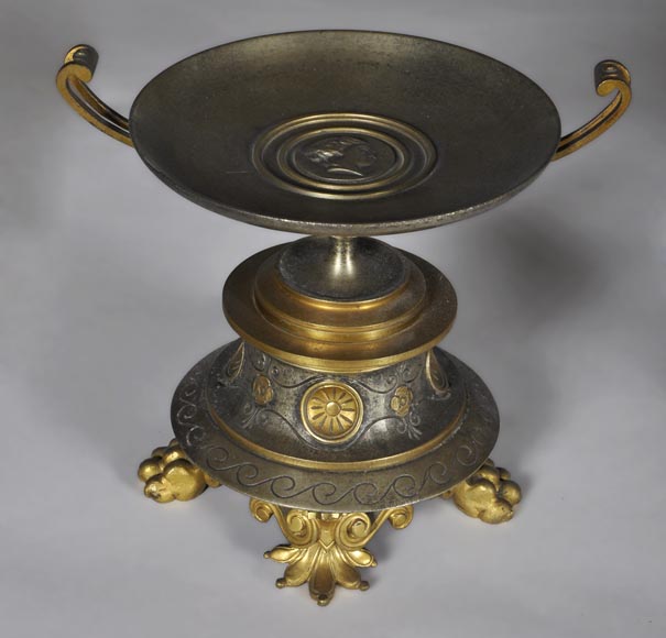 Garniture de cheminée en bronze à deux patines de style Napoléon III aux masques de Comédie Antique Garniture de cheminée en bronze à deux patines de style Napoléon III aux masques de Comédie Antique-7