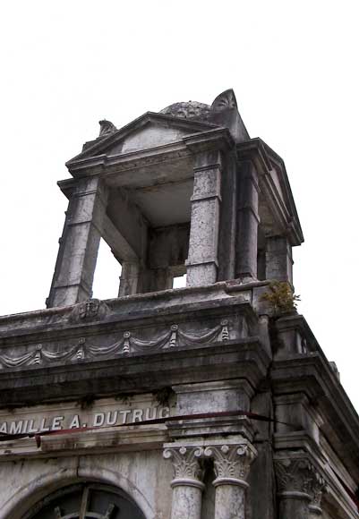 Unique mausolée de pierre Unique mausolée de pierre-6