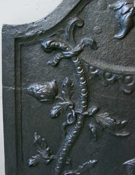 Plaque de cheminée à décor chinois  Plaque de cheminée à décor chinois