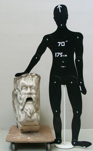 Clef de voûte à mascaron d'homme Clef de voûte à mascaron d'homme-6